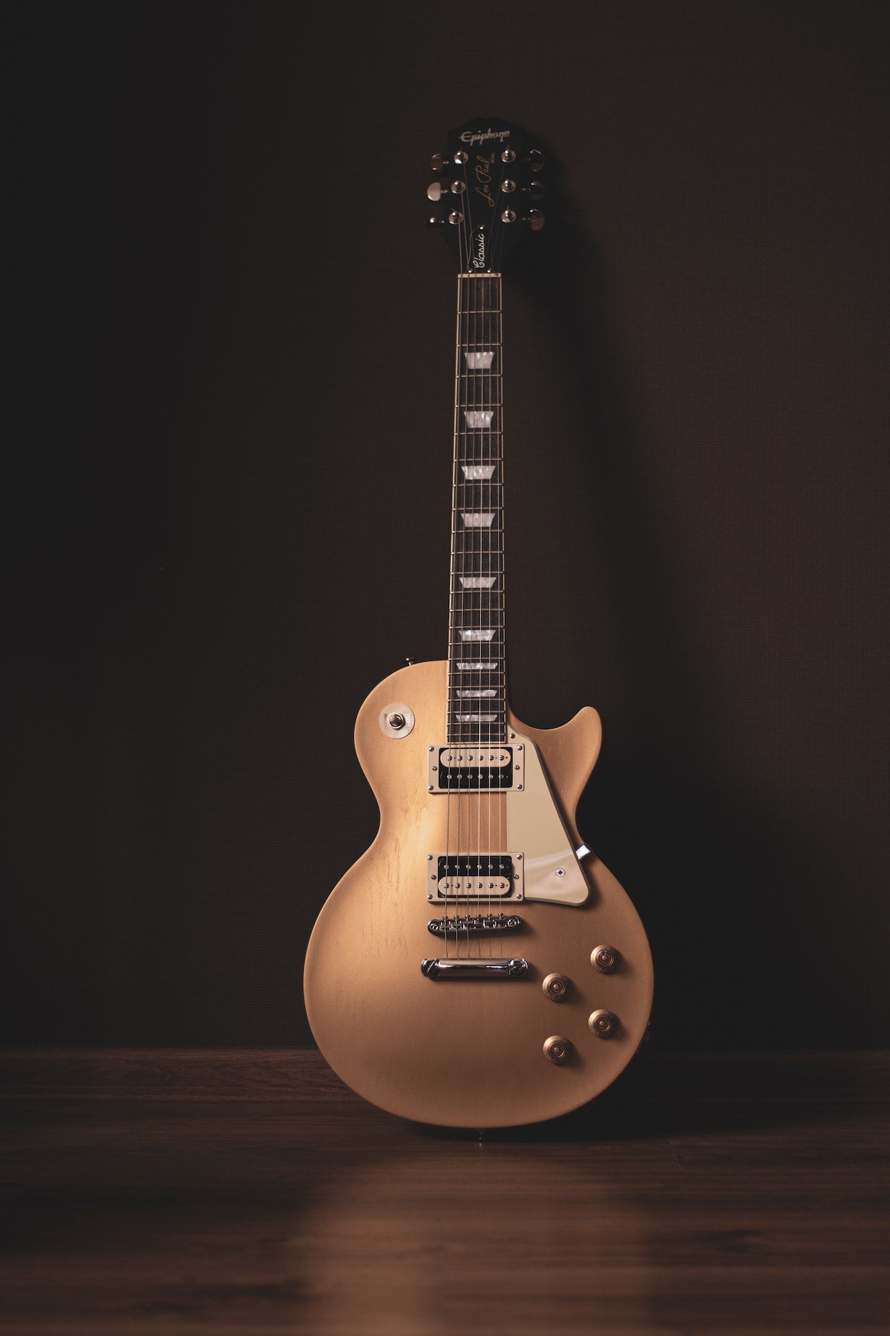 Gibson Guitars: A Comprehensive Guide to Iconic Instruments, image size:1280x1920