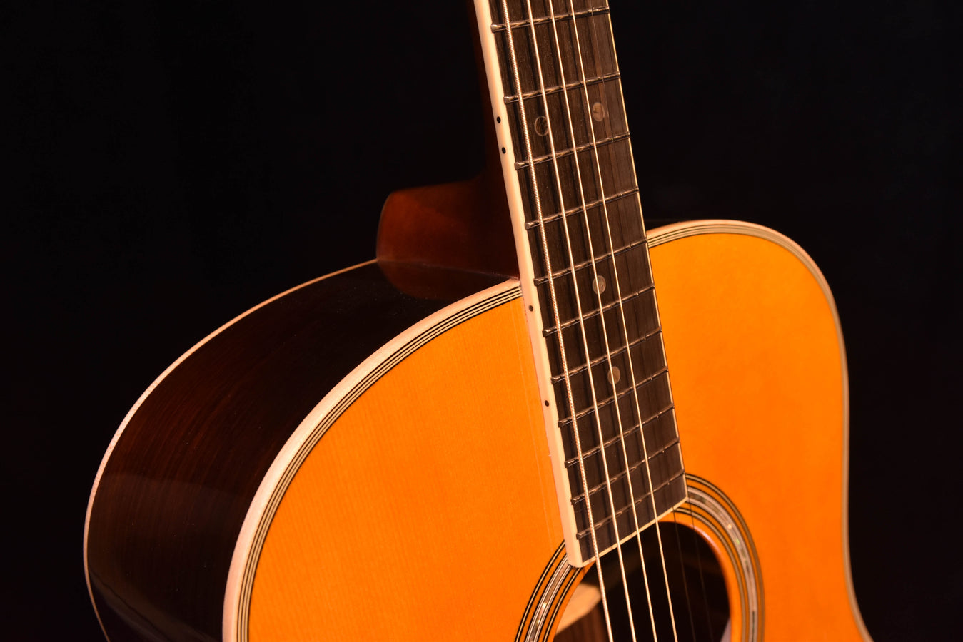 Yamaha LL-TA Natural Top "Trans-Acoustic"Acoustic Electric Guiar