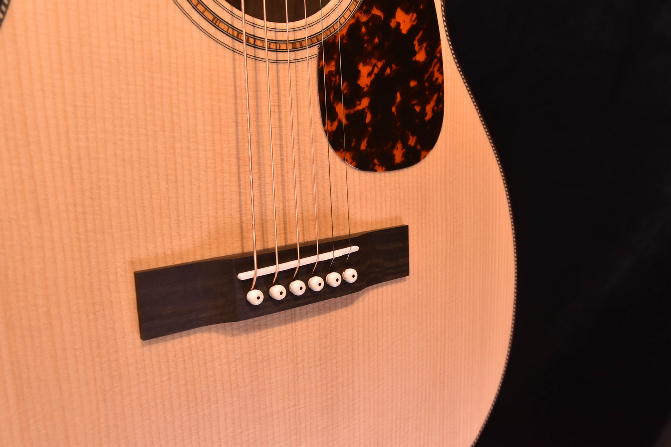 Larrivee 000-40 12 Fret Koa Small Body Special Acoustic Guitar