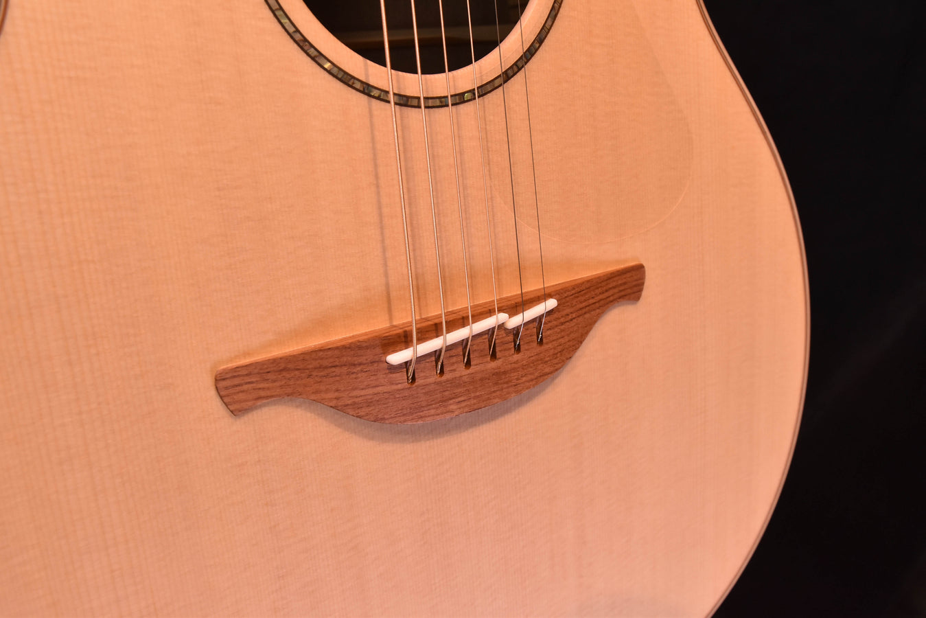 Lowden Thomas Leeb Signature AAAA Bastogne Walnut/ Sitka Spruce