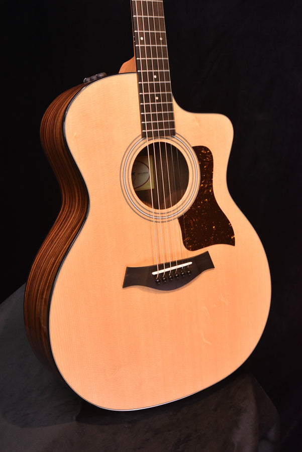 Taylor 214CE Plus cutaway guitar w/ Aero Case!!
