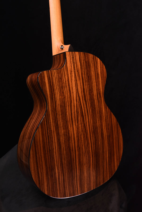 Taylor 214CE Plus cutaway guitar w/ Aero Case!!