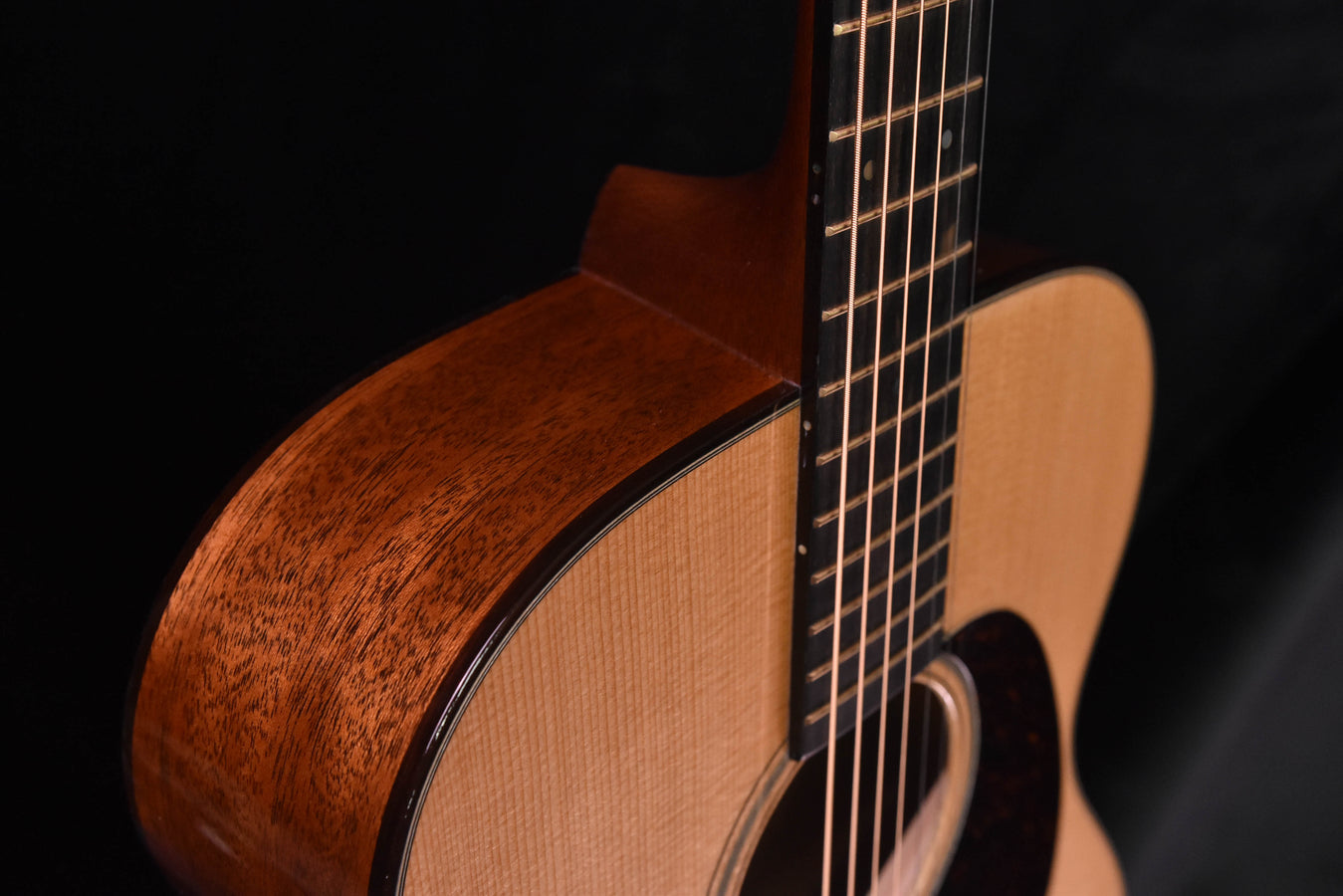 Martin 000-18 Modern Deluxe Acoustic Guitar