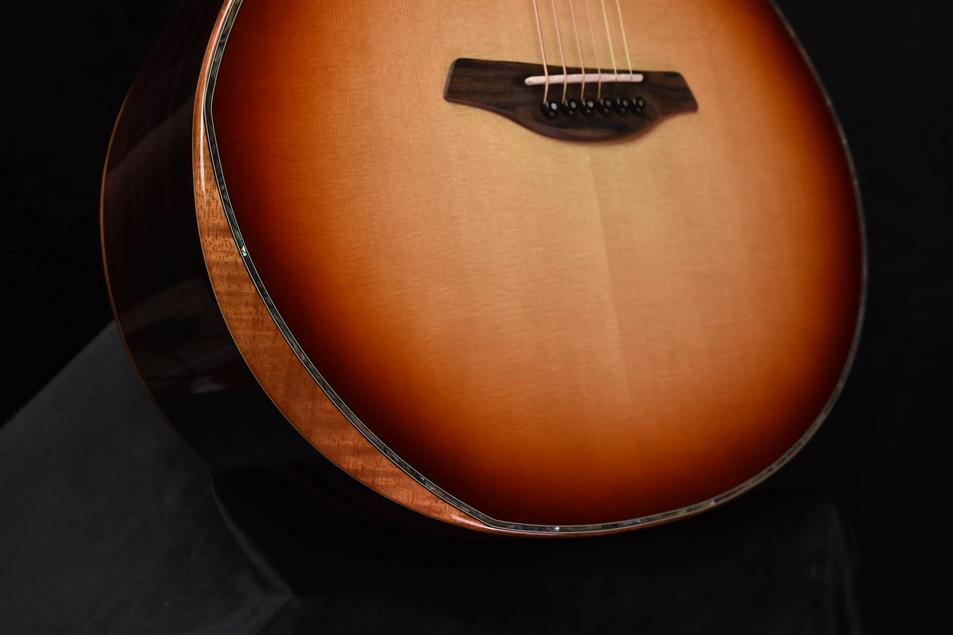 Furch Red Deluxe Grand Auditorium bevel duo Sunburst Sitka Spruce/Indian Rosewood Acoustic Guitar