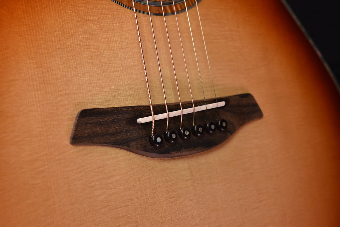 Furch Red Deluxe Grand Auditorium bevel duo Sunburst Sitka Spruce/Indian Rosewood Acoustic Guitar