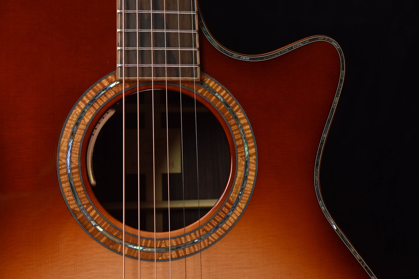 Furch Red Deluxe Grand Auditorium bevel duo Sunburst Sitka Spruce/Indian Rosewood Acoustic Guitar