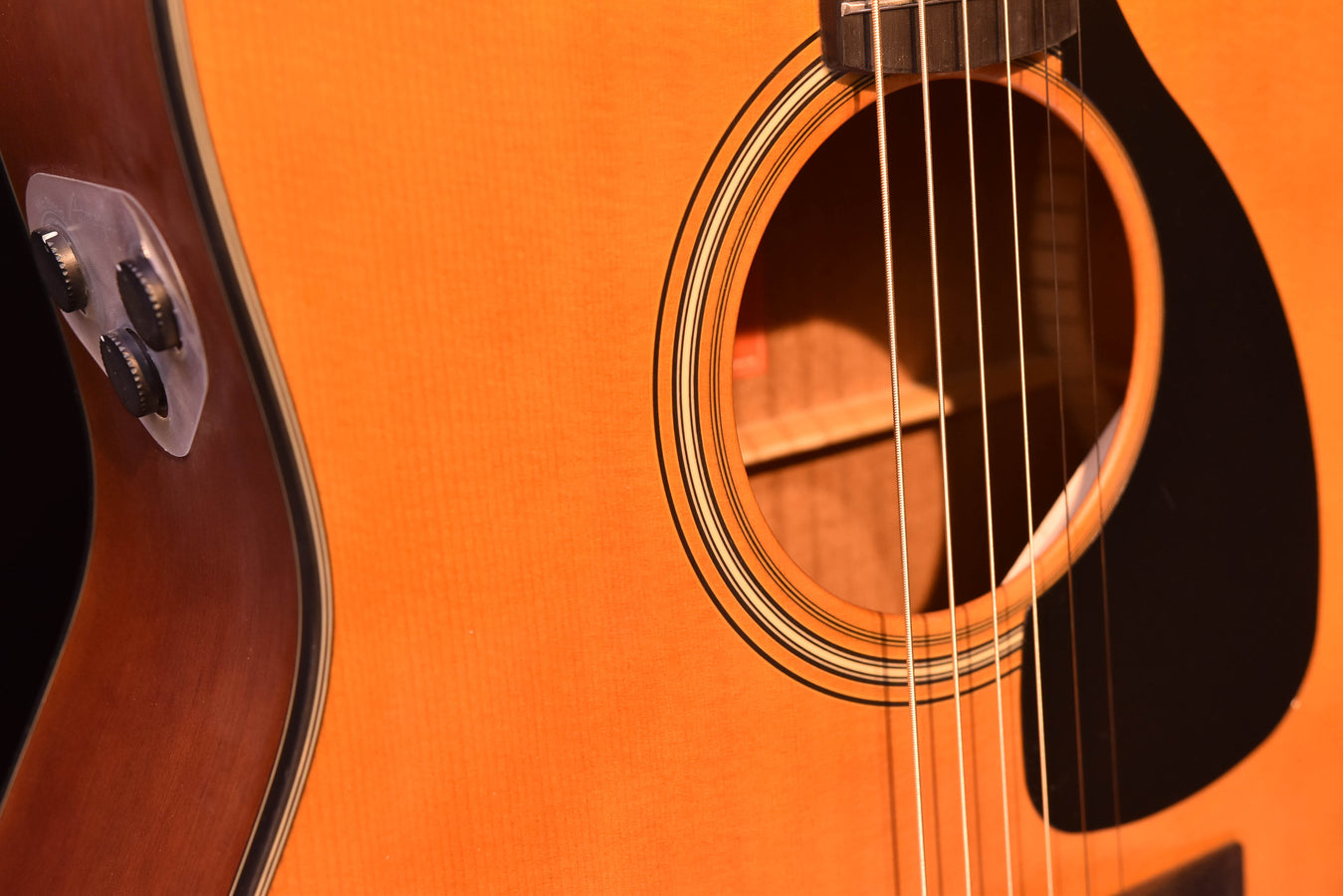 Yamaha FGX3 "Red Label" Dreadnought Acoustic Guitar with Electronics
