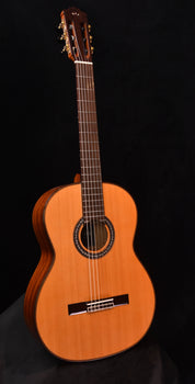cordoba c9 classical guitar cedar top with case