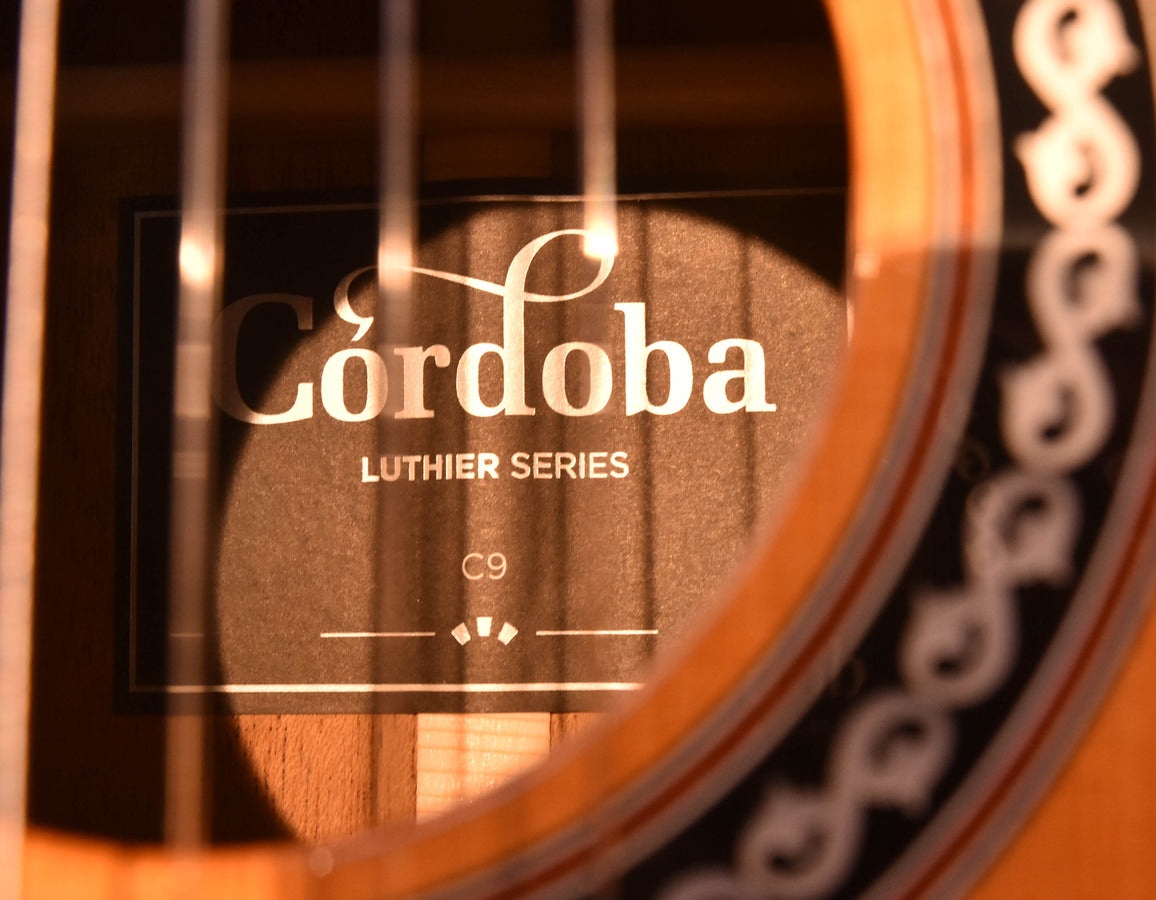 Cordoba Luthier Series C9-Aufdruck auf der Gitarrenhülle