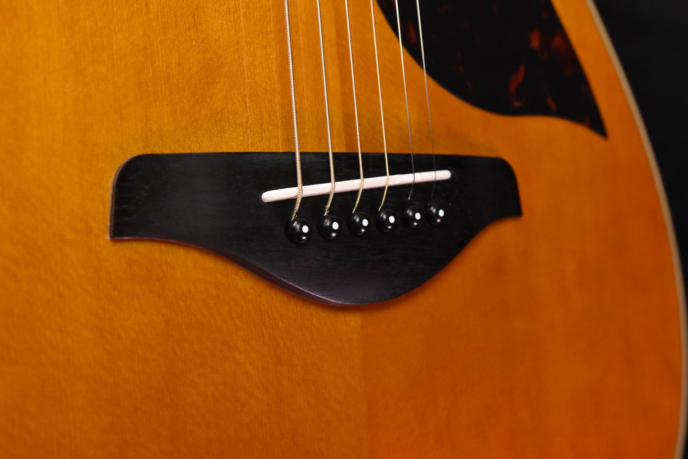 Yamaha AC3R ARE VN Vintage Natural Acoustic Guitar