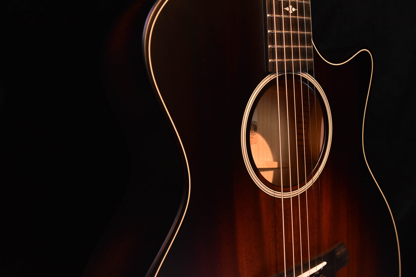 Taylor 324CE Builder's Edition V Class Urban Ash and Mahogany