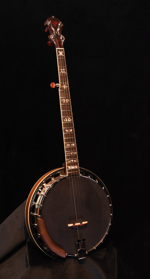 Gold Tone signature bluegrass heart banjo with neck and resonator, round headstock
