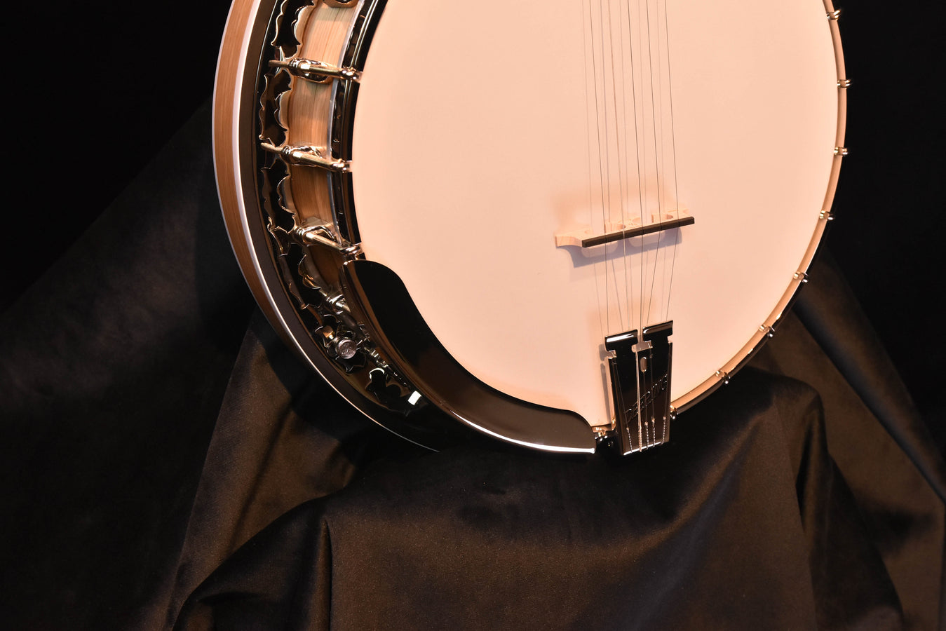 Deering White Lotus Five String Banjo