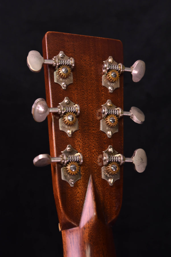 Martin Custom Shop Expert 000-28 Authentic 1937 Acoustic Guitar- Ambertone finish with Stage 1 Aging(CE-08)