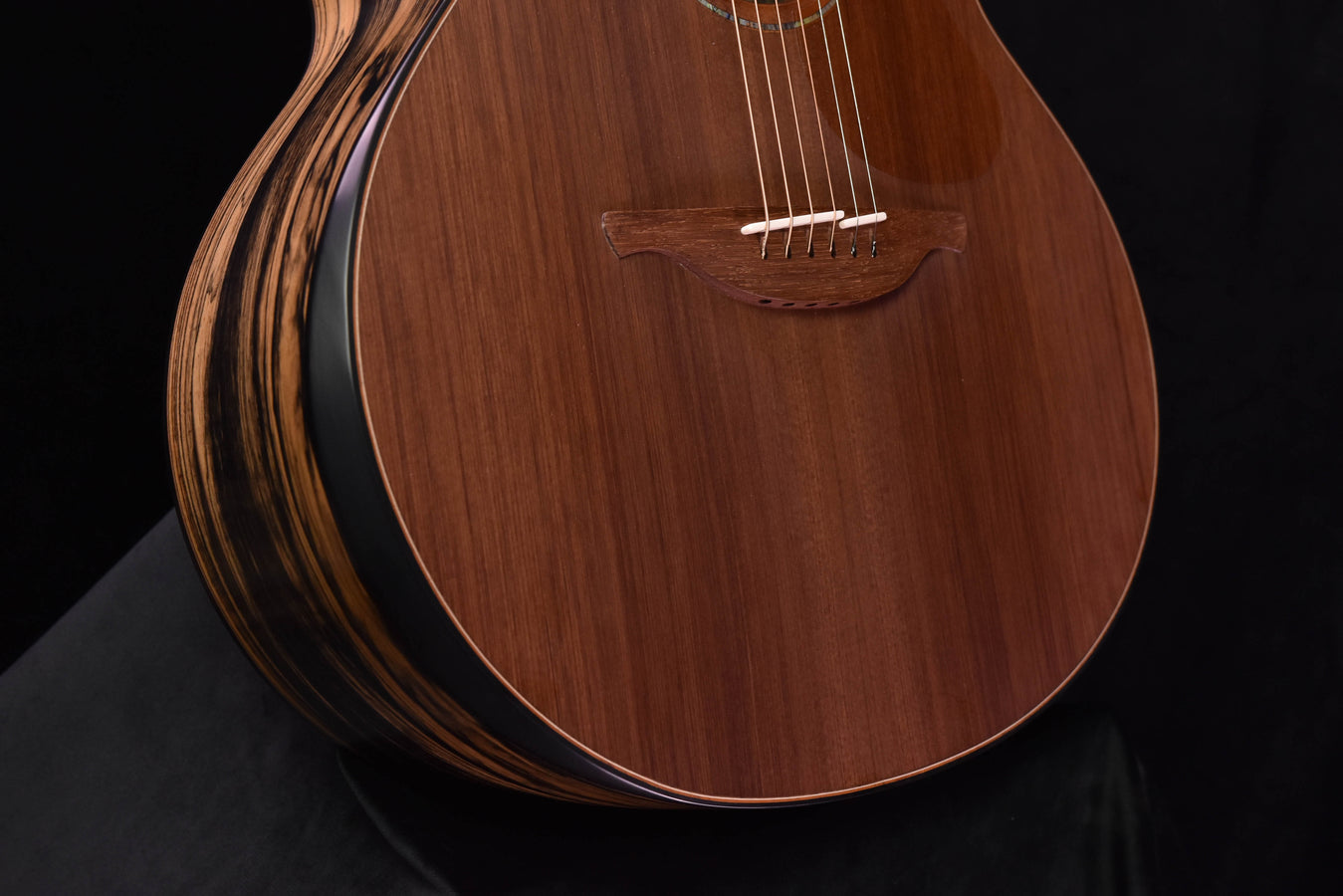 Lowden F50 Winter Edition 2023 Royal Ebony and Sinker Redwood -Only 10 made!