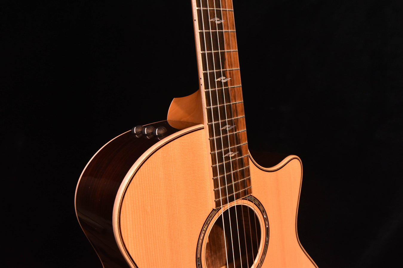 Taylor 814CE-N Nylon String Crossover Guitar