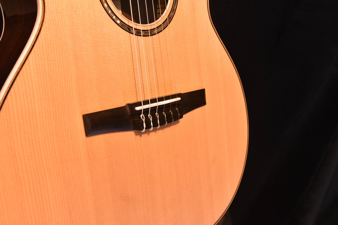 Taylor 814CE-N Nylon String Crossover Guitar