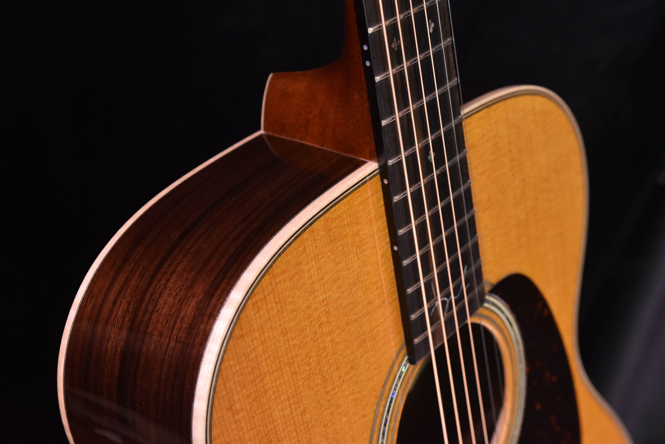 Martin 000-28 Brooke Ligertwood Signature 000-14 Fret Acoustic Guitar