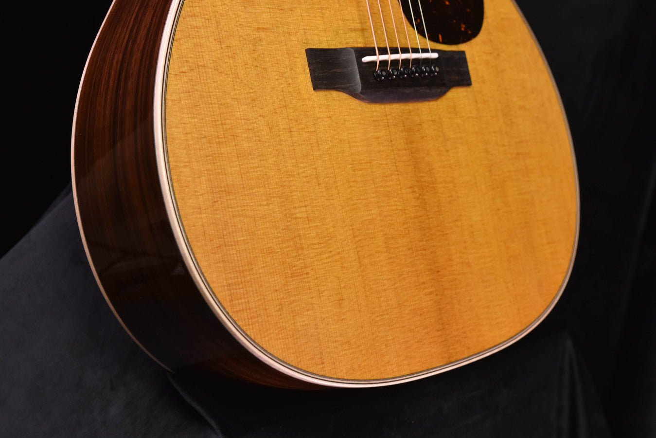 Martin 000-28 Brooke Ligertwood Signature 000-14 Fret Acoustic Guitar