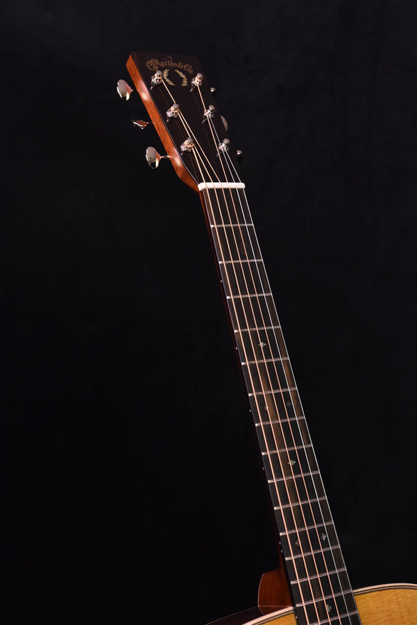 Martin 000-28 Brooke Ligertwood Signature 000-14 Fret Acoustic Guitar