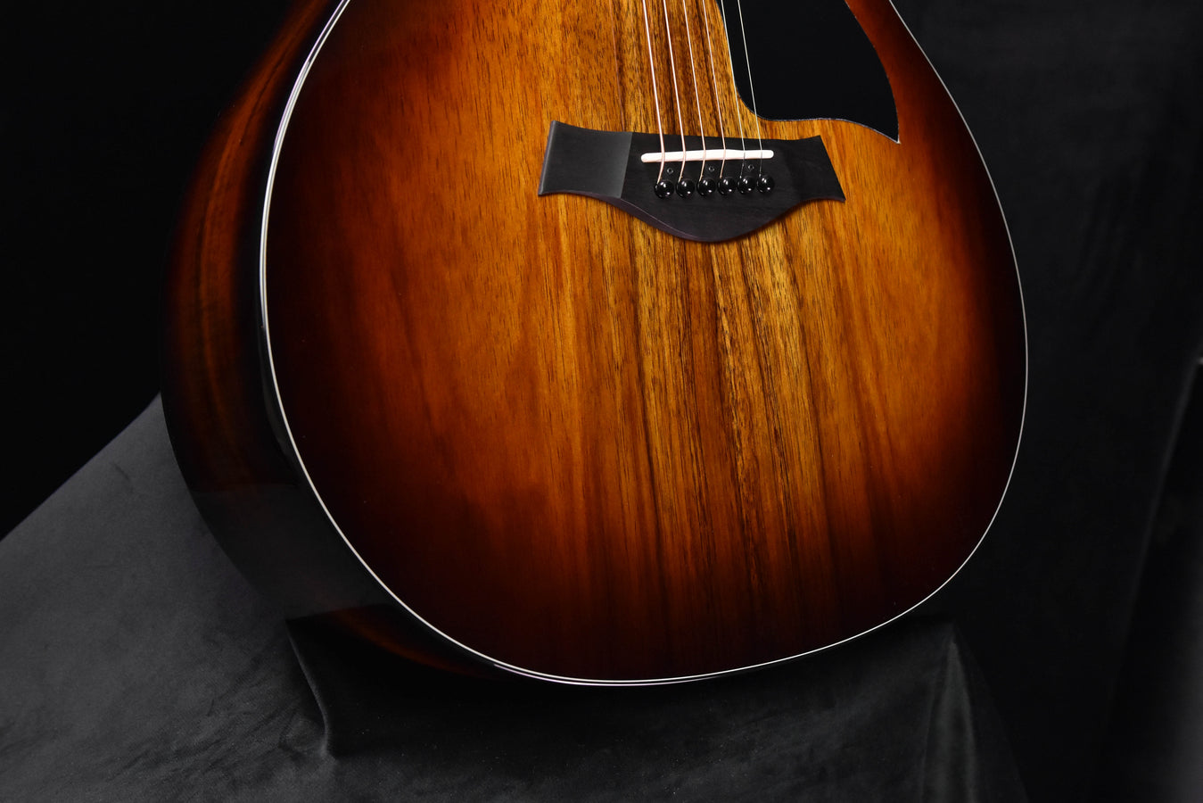 Taylor 224CE-K DLX Cutaway Acoustic Guitar