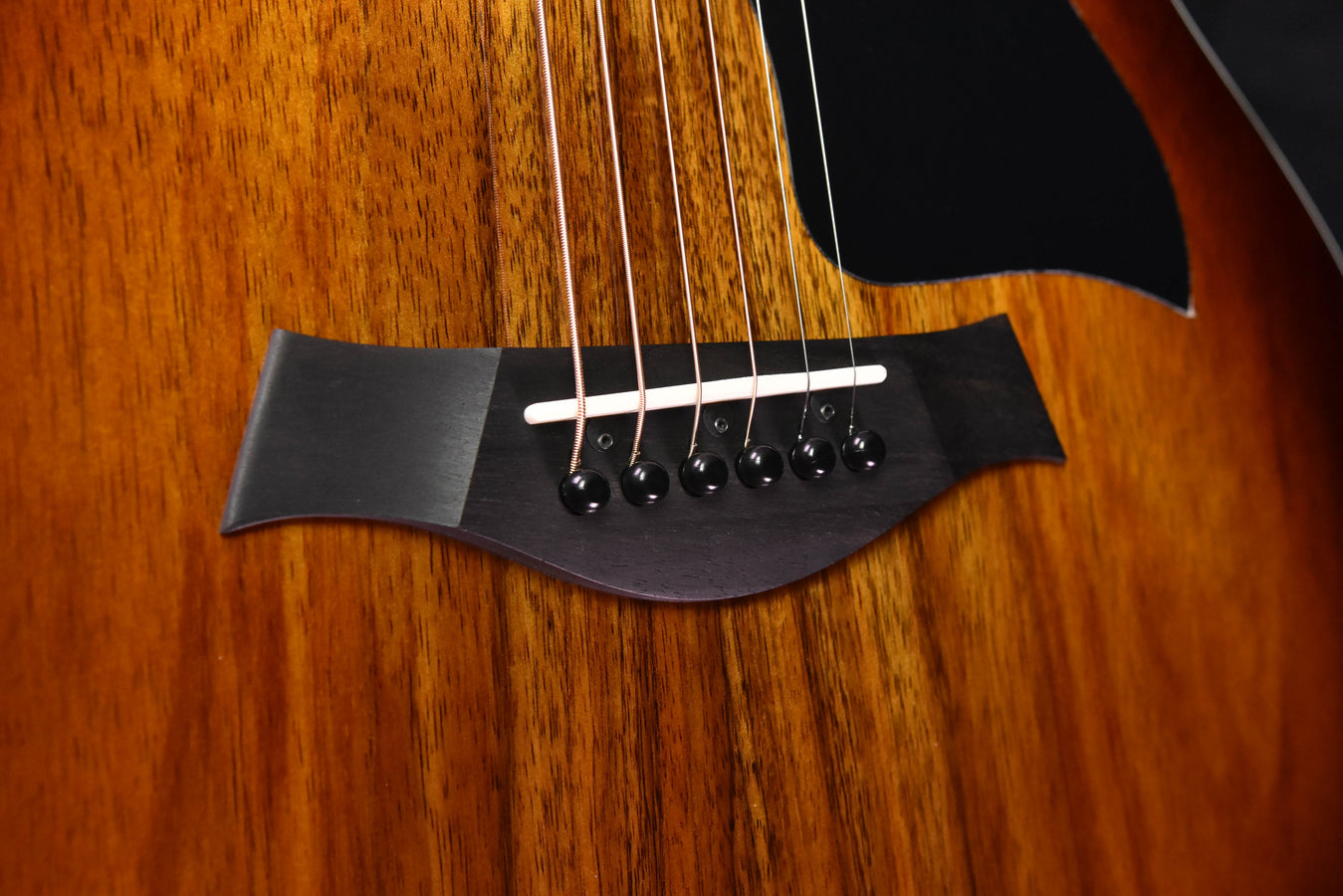 Taylor 224CE-K DLX Cutaway Acoustic Guitar