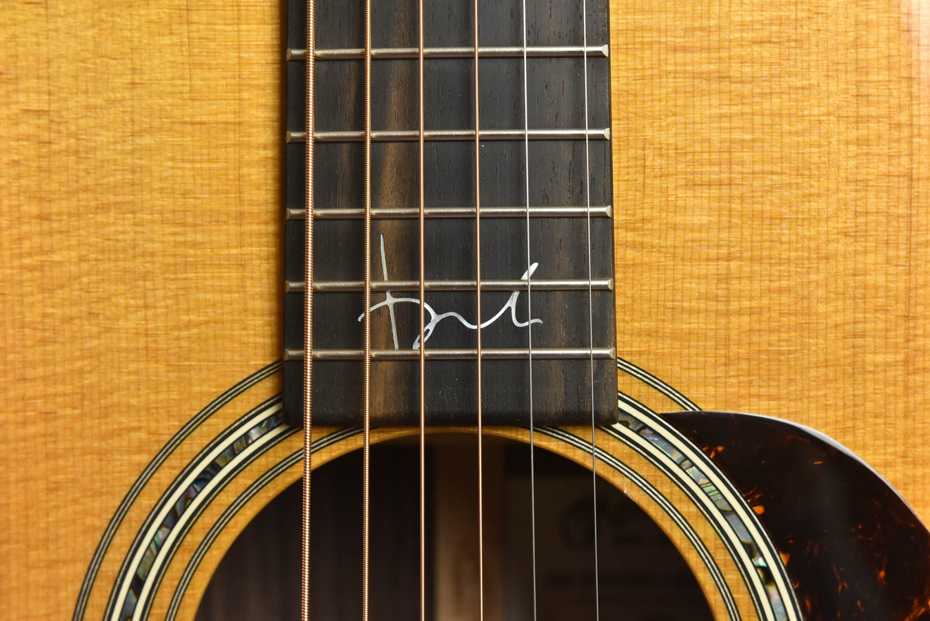 Martin 000-28 Brooke Ligertwood Signature 000-14 Fret Acoustic Guitar