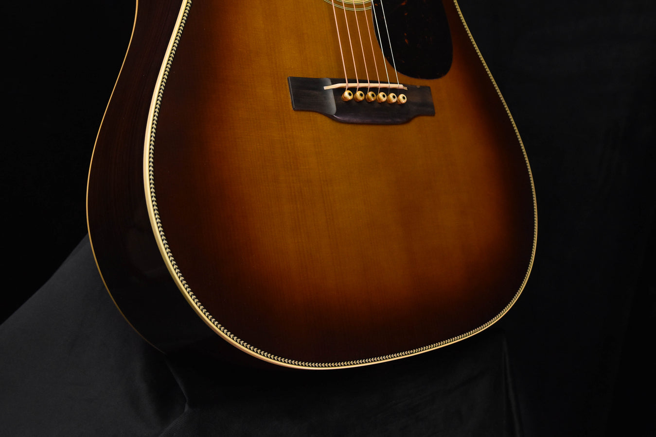 Martin Custom Shop Expert D-28 Authentic Dreadnought Acoustic Guitar with Stage 1 Aging Ambertone (CE-04)