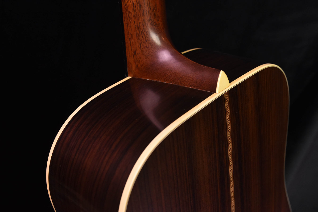 Martin Custom Shop Expert D-28 Authentic Dreadnought Acoustic Guitar with Stage 1 Aging Ambertone (CE-04)