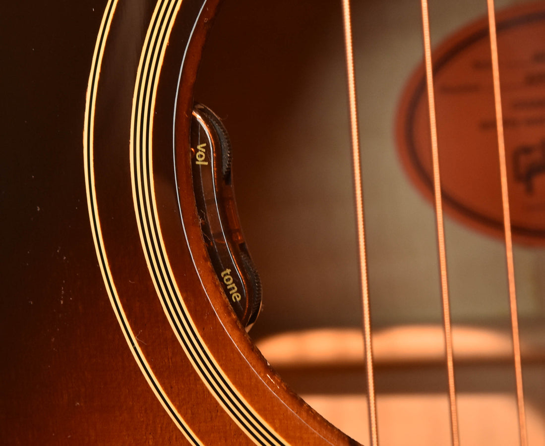 Gibson SJ-200 Original Vintage Sunburst Jumbo Acoustic Guitar