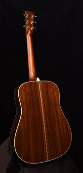 martin d-28 gloss dreadnought acoustic guitar