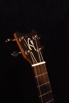romero tiny tenor mahogany ukulele