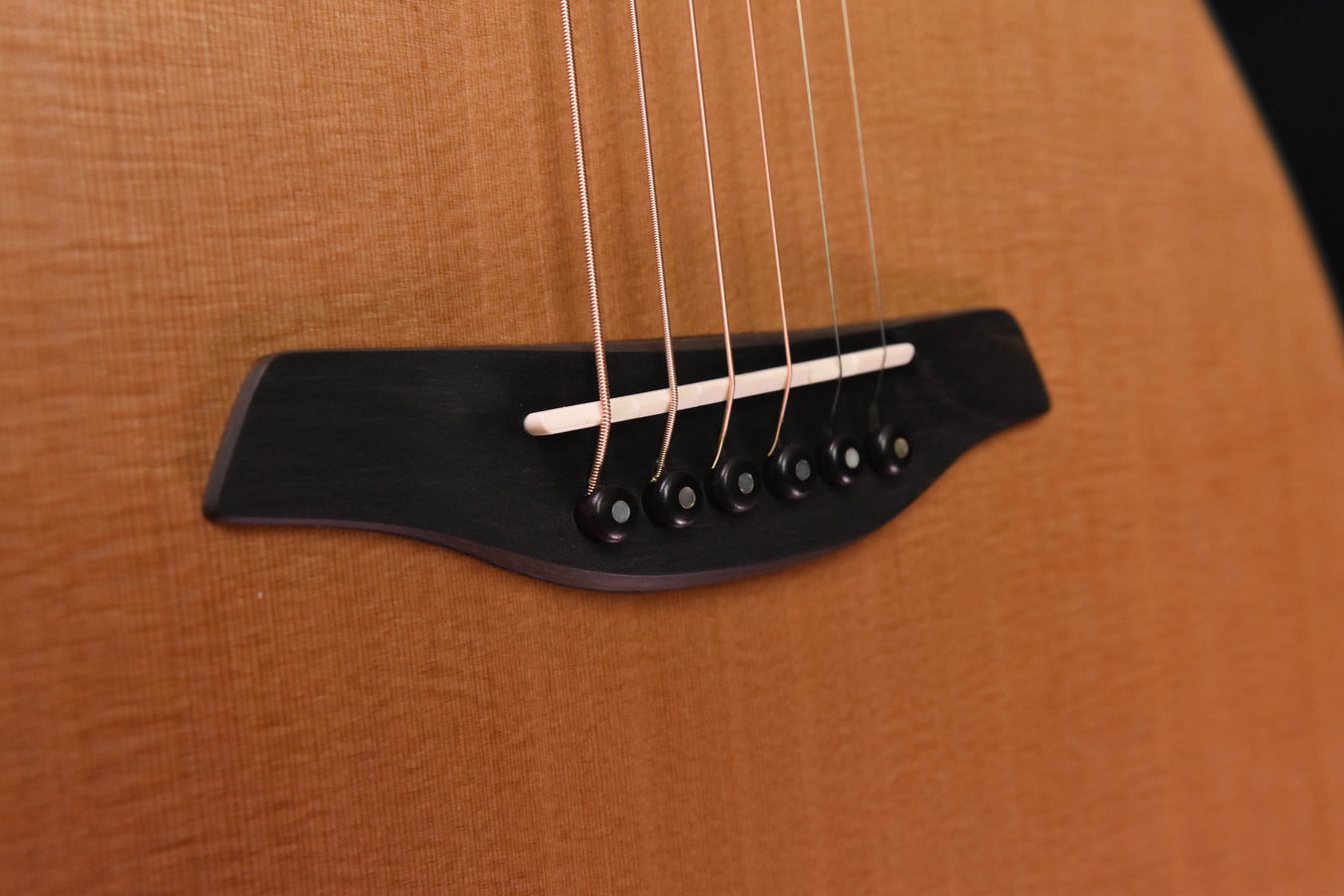 Furch Yellow Deluxe CR Grand Auditorium Cutaway Cedar/Rosewood, Bevel Duo