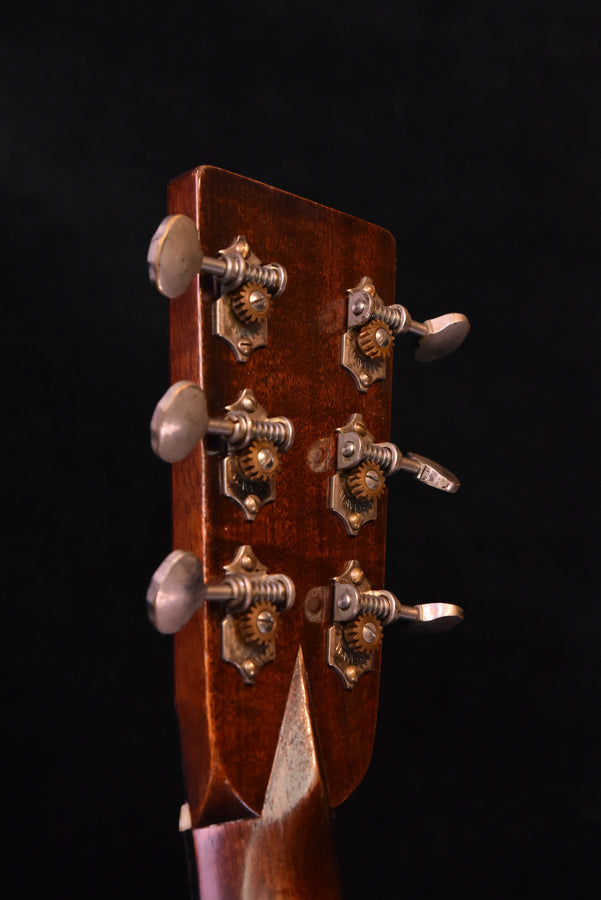 Martin Custom Shop Expert D-28 Authentic Dreadnought Acoustic Guitar with Stage 1 Aging Ambertone (CE-04)