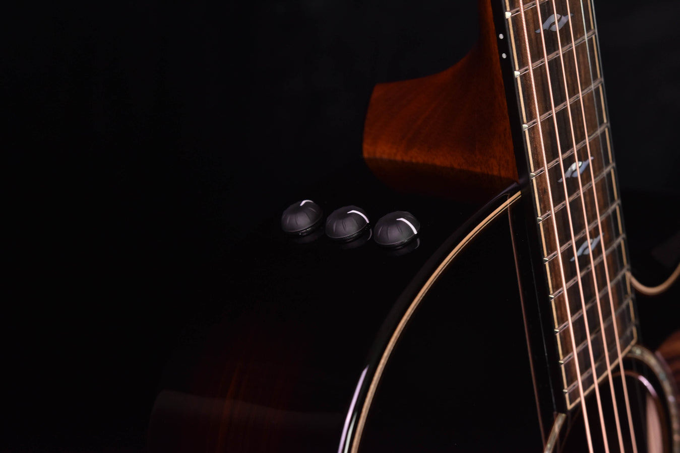 Taylor 814CE Builder's Edition Limited Blacktop Edition Acoustic Guitar- Adirondack Spruce Top