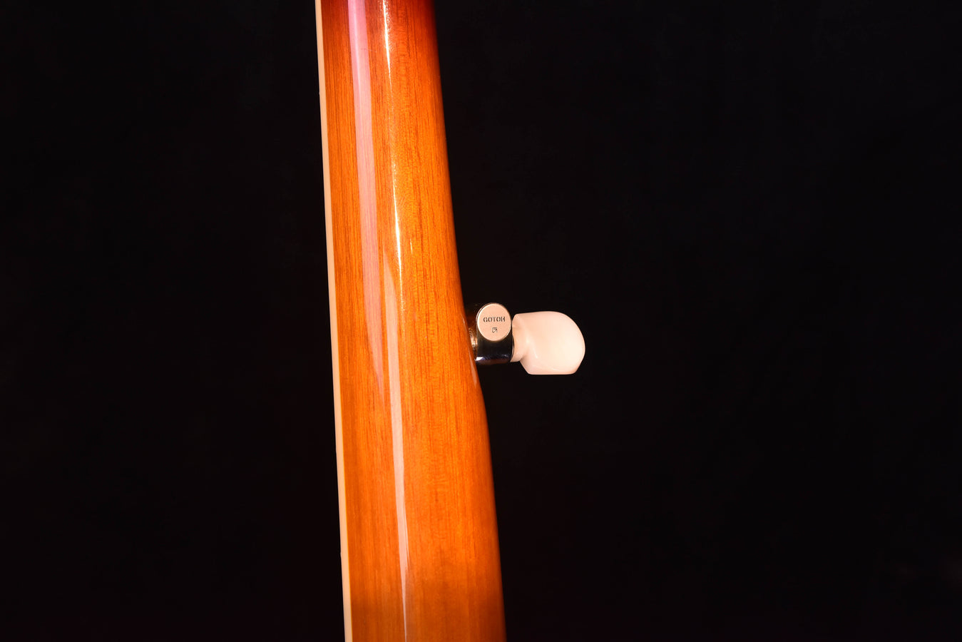 Gold Tone OB-2AT Arch Top Tone Ring  Mastertone "Bowtie" Five String Banjo