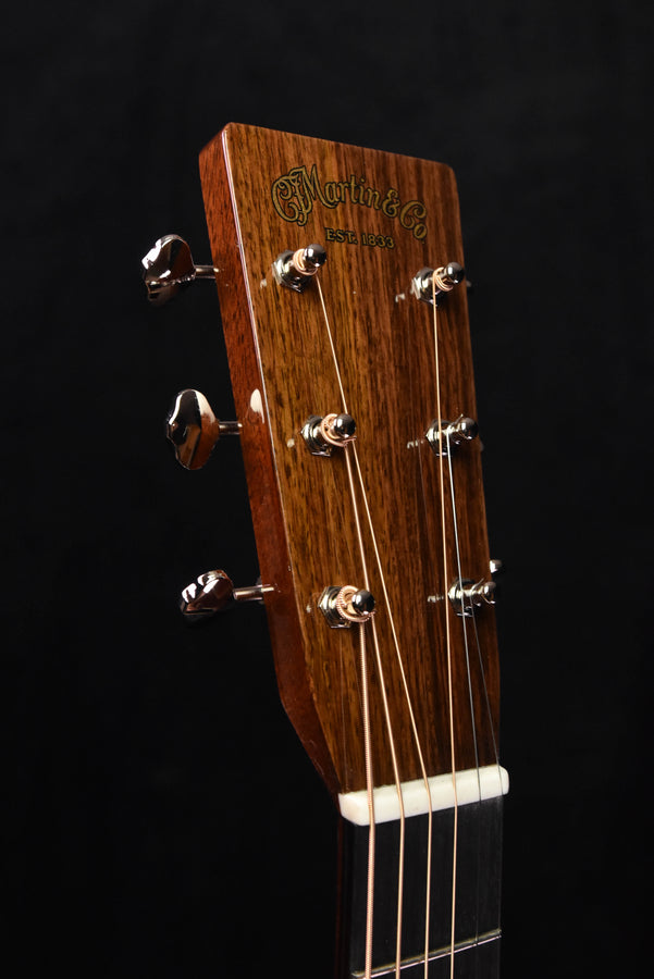 Martin 000-28EC Sunburst Eric Clapton Acoustic Guitar- Sunburst