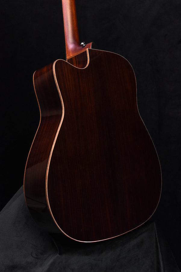 Yamaha A1R VN  Acoustic/Electric Guitar