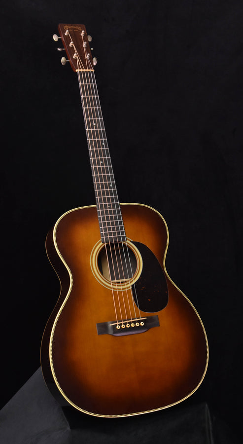 Akustikgitarre Ambertone 000-28 mit vergoldetem Binding, Stage 1 Aging
