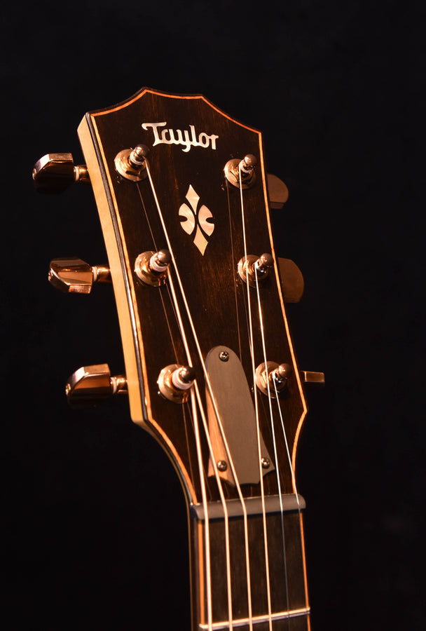 Taylor Custom Grand Auditorium Big leaf Maple/ Bearclaw Sitka Spruce