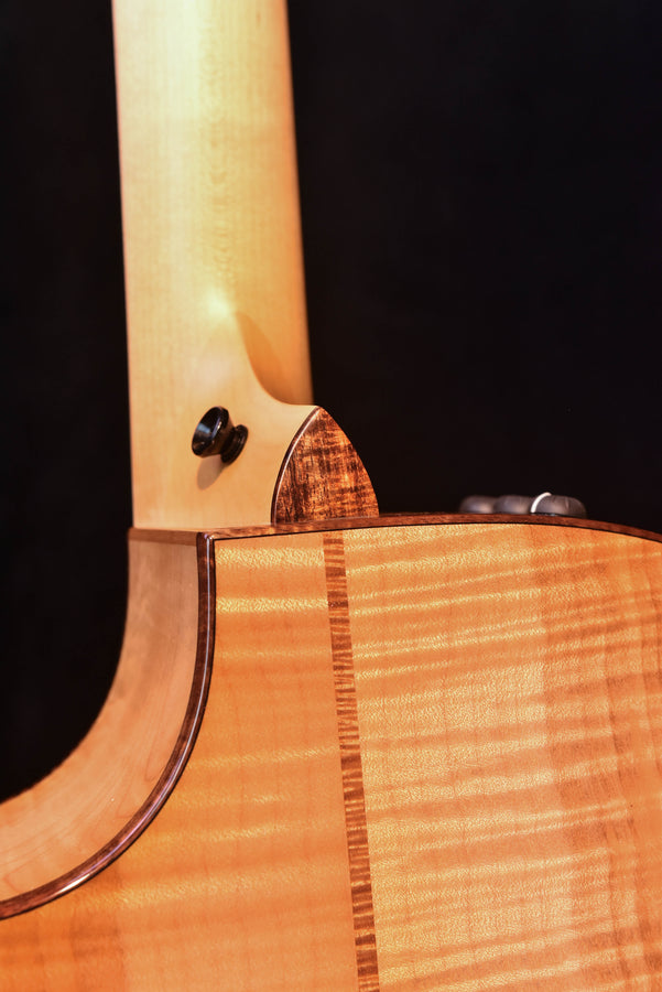 Taylor Custom Grand Auditorium Big leaf Maple/ Bearclaw Sitka Spruce