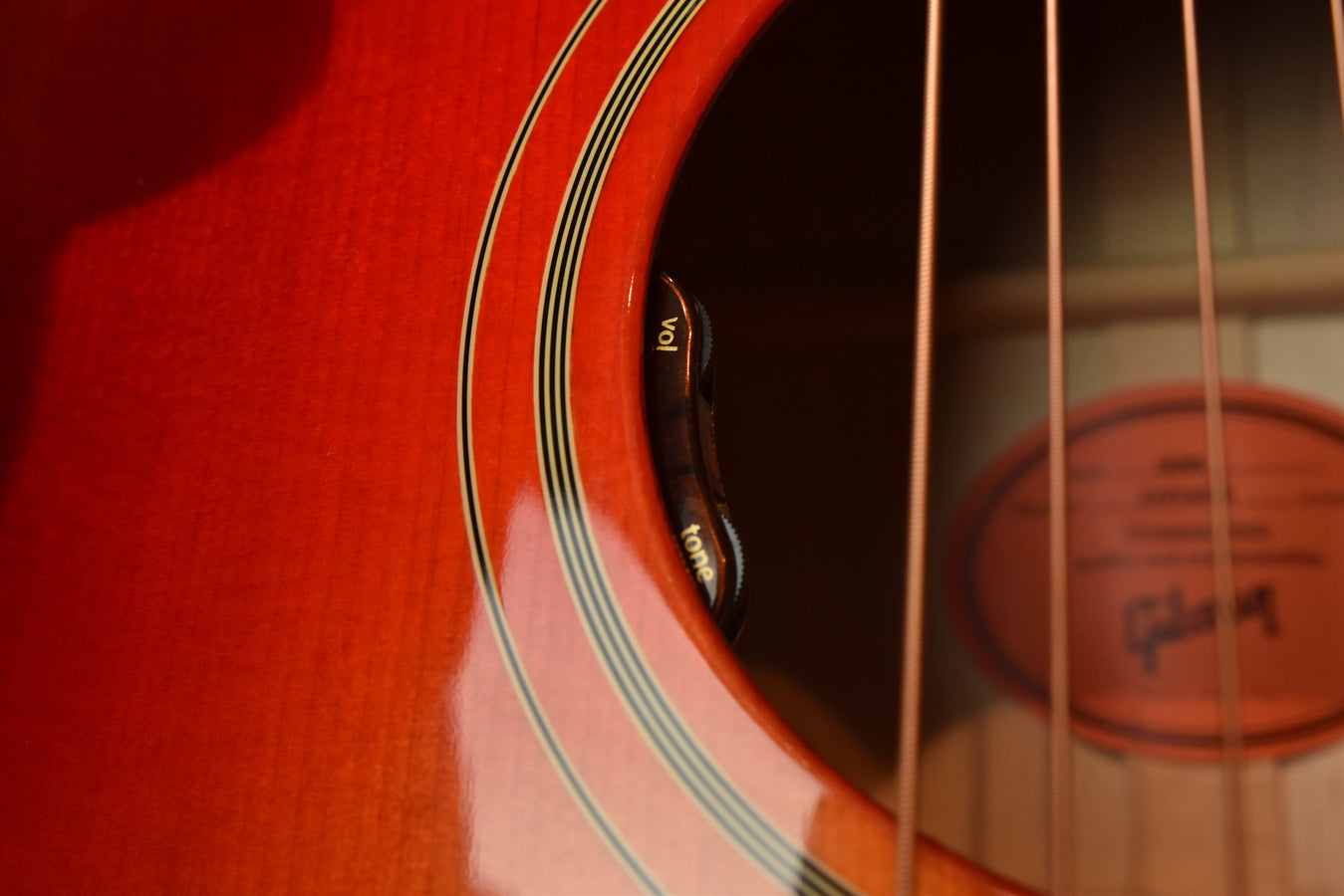 Gibson Dove Original Vintage Cherry Sunburst Acoustic Guitar