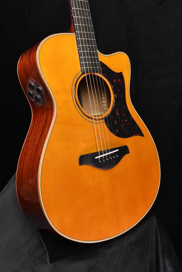 Yamaha AC3M VN ARE Natural Acoustic/Electric Guitar