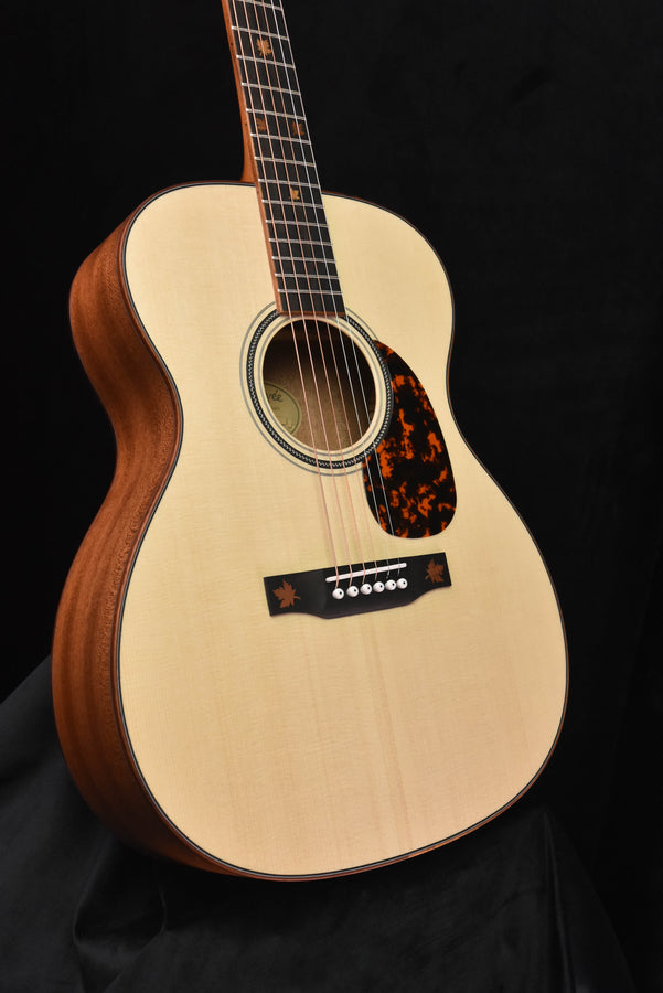 Larrivee OM-03 Mahogany Maple Leaf Special Acoustic Guitar