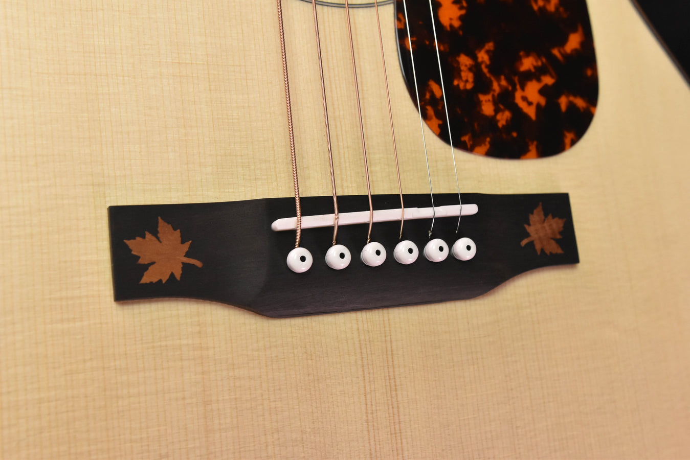 Larrivee OM-03 Mahogany Maple Leaf Special Acoustic Guitar