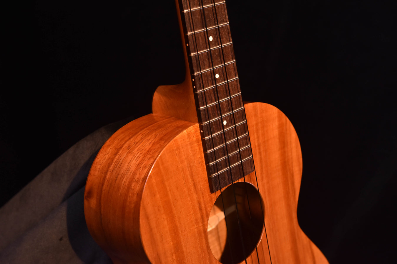 Kamaka HF-3 Tenor Ukulele All Koa