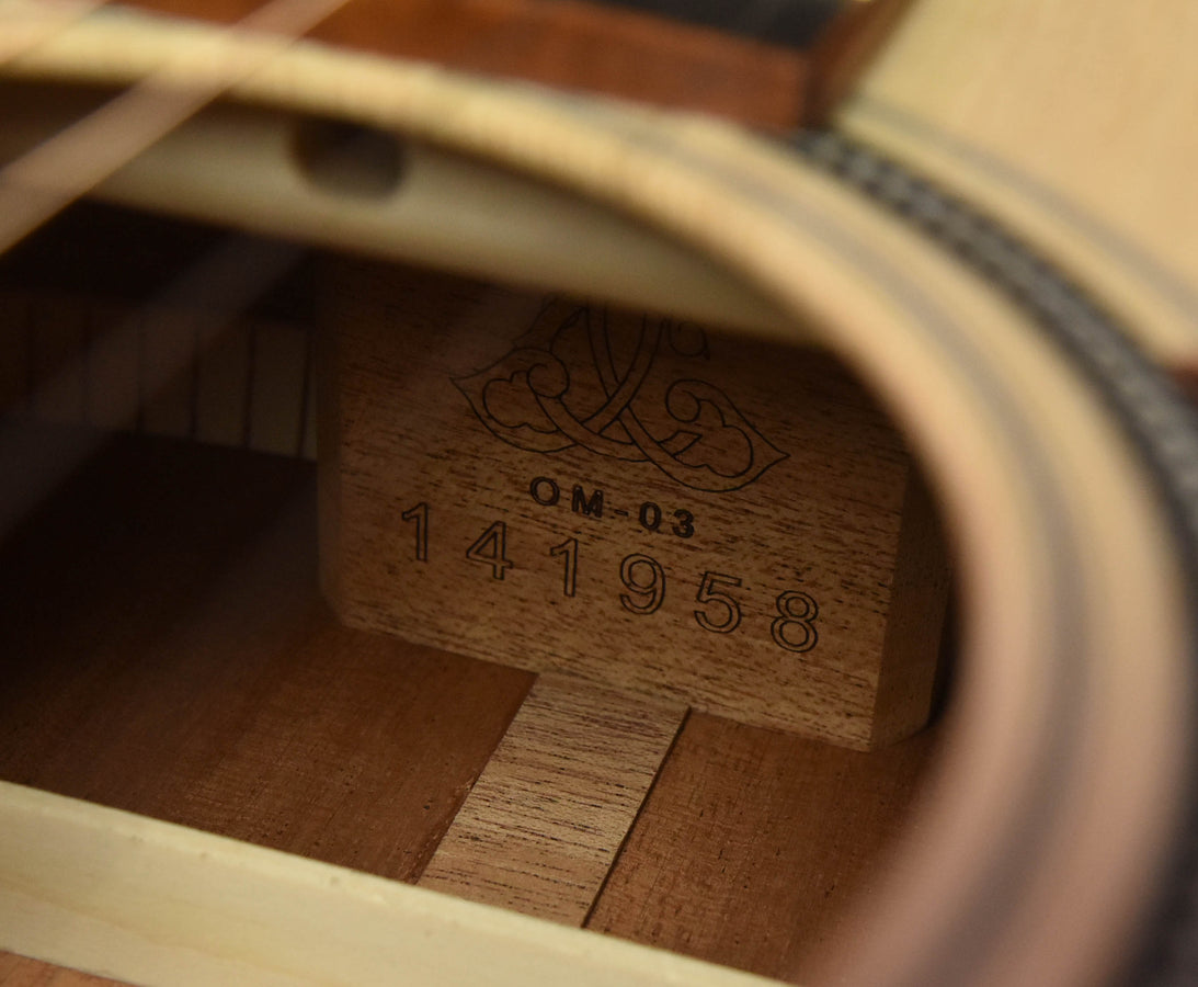 Larrivee OM-03 Mahogany Maple Leaf Special Acoustic Guitar