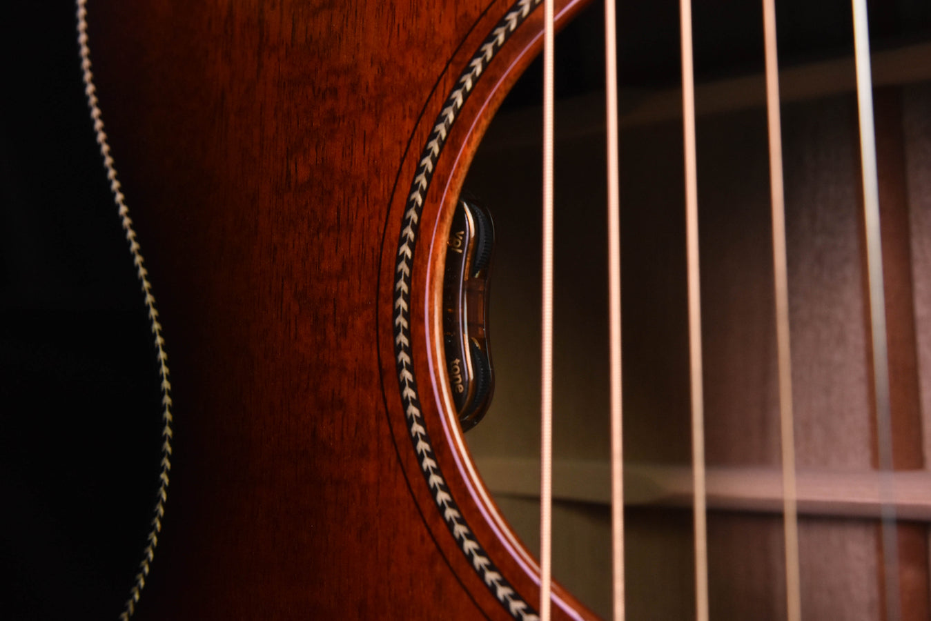 Used Breedlove Oregon Concert Bourbon CE All Myrtlewood Acoustic Elec Guitar