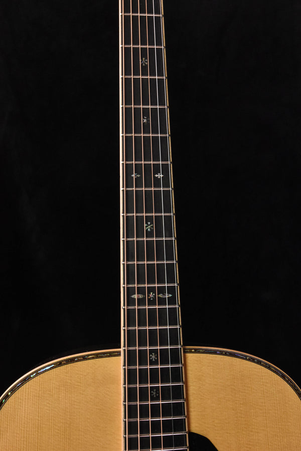 Used Yamaha LL56 Original Jumbo Acoustic  Guitar- 2019 Build Excellent Condition