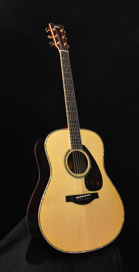 Yamaha LL16RDHC Dreadnought Acoustic Guitar